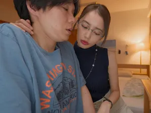 "Bạn thân của tôi sẽ sớm trở về sau kỳ nghỉ hè. Tôi sẽ đưa cô ấy đi phục vụ chủ nhân. Anh quan hệ với cô ấy và tôi sẽ liếm lỗ đít của chủ nhân."