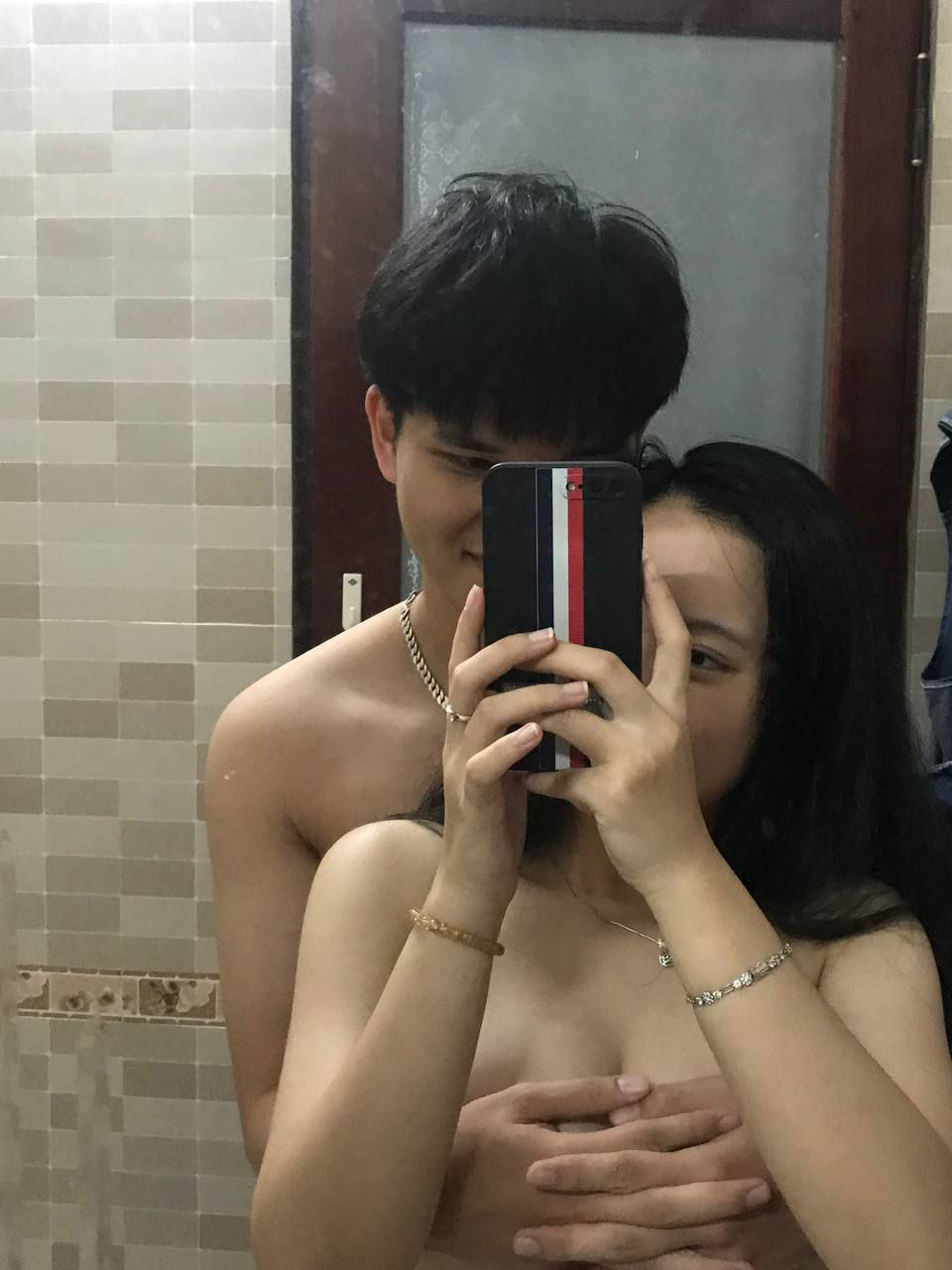 Bắn tinh đầy lồn con dâu để sớm có cháu bồng
