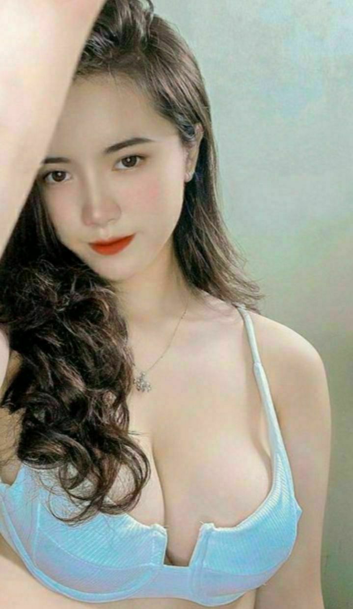 Con gái về quê ăn tết bị bố dượng nắc vì càng lớn càng ngon